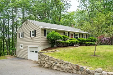 43 Longwood Drive Swanzey NH 03446