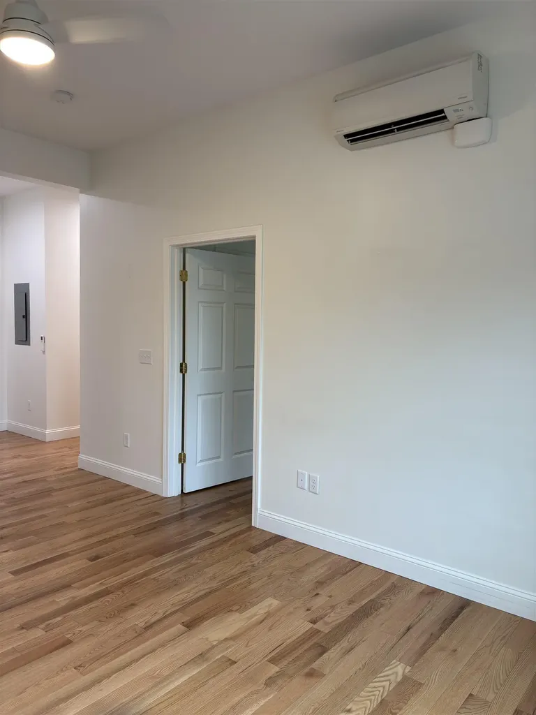 10 Diamond Oaks Boulevard Kingston NH 03848