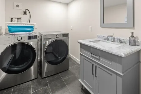 2366 Mountain Road Stowe VT 05672