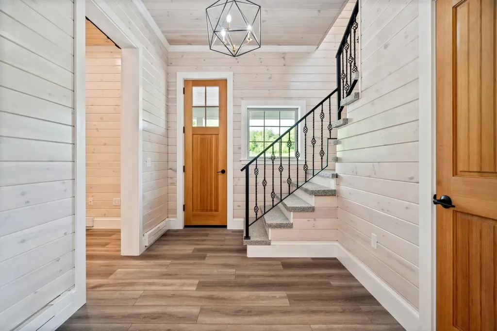 127 Tracy Road New London NH 03257