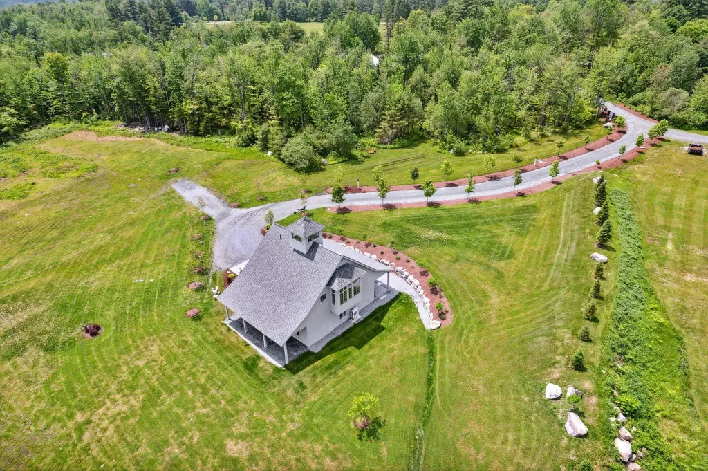127 Tracy Road New London NH 03257