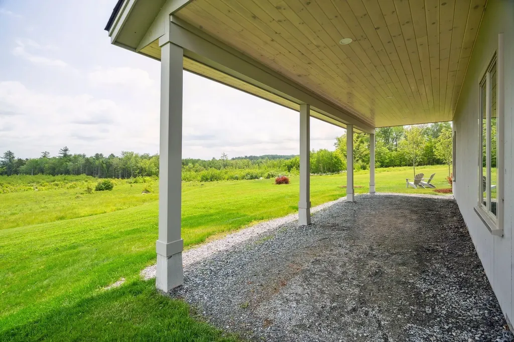 127 Tracy Road New London NH 03257