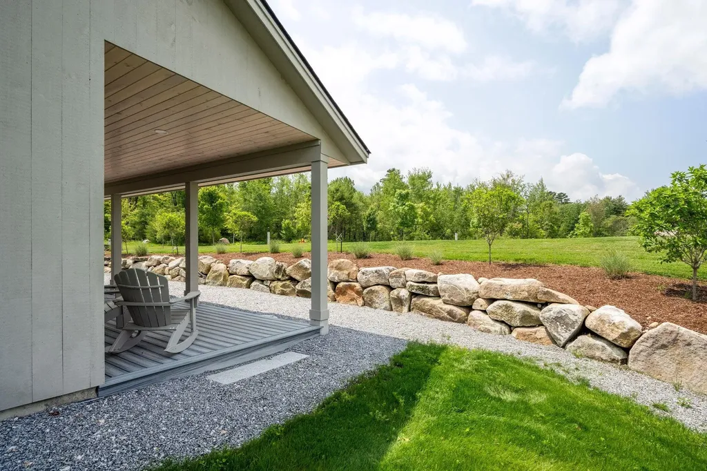 127 Tracy Road New London NH 03257