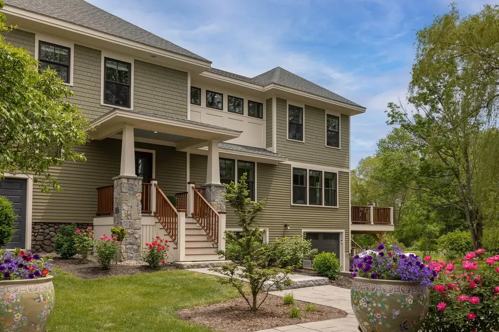 28 New Castle Avenue Portsmouth NH 03801