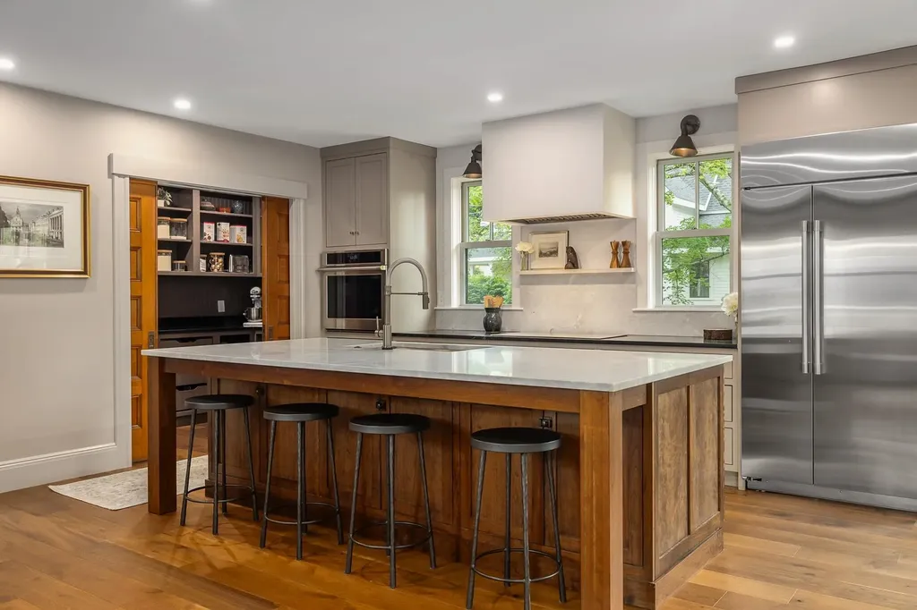 28 New Castle Avenue Portsmouth NH 03801