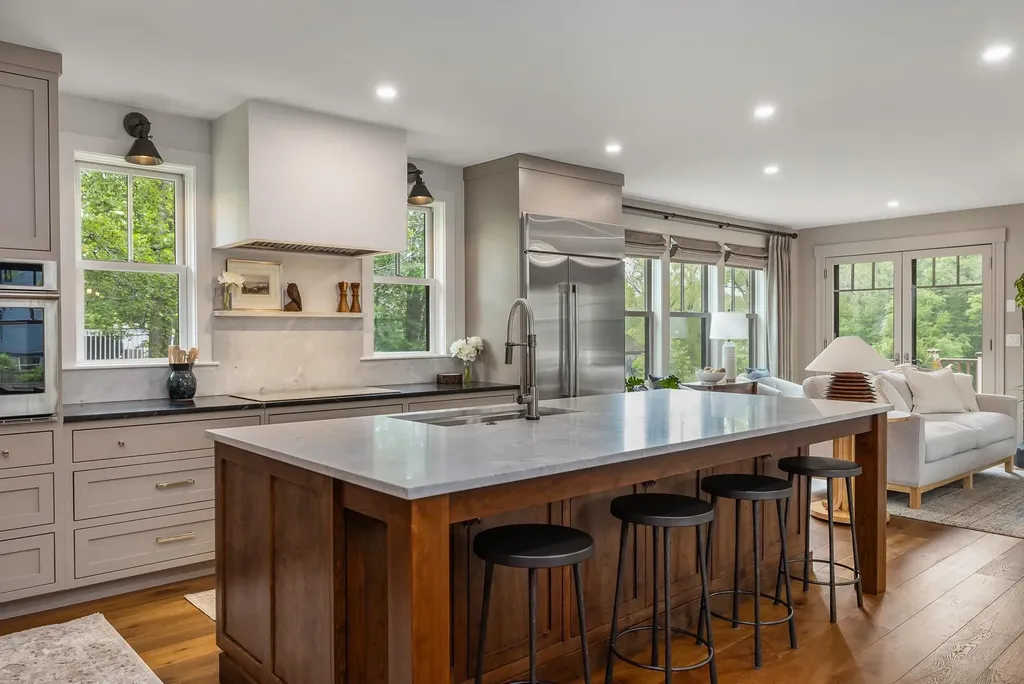 28 New Castle Avenue Portsmouth NH 03801
