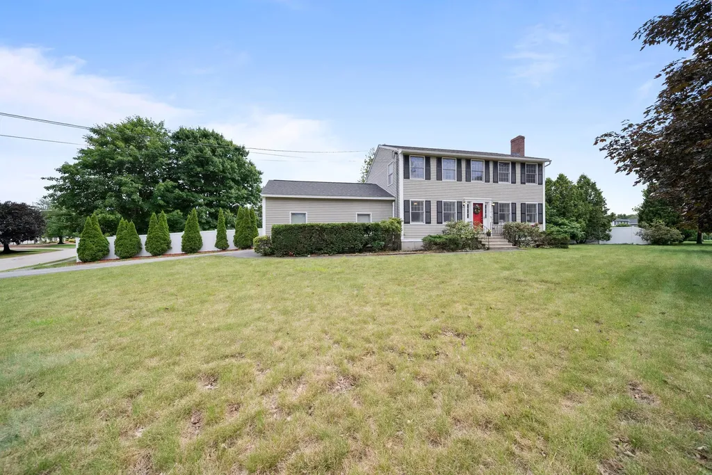 13 Becky Drive Salem NH 03079