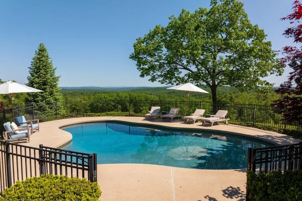 541 South Road Hopkinton NH 03229