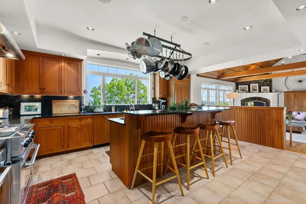 541 South Road Hopkinton NH 03229