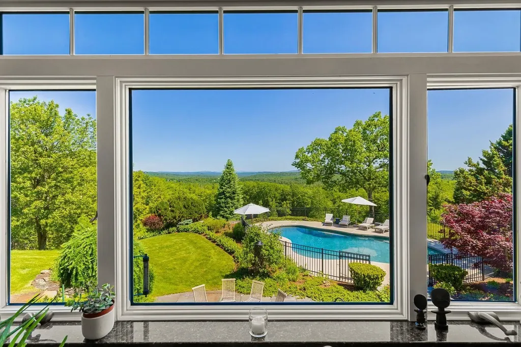 541 South Road Hopkinton NH 03229