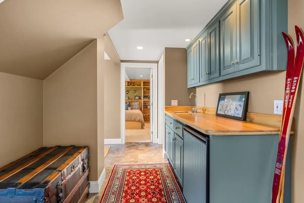 541 South Road Hopkinton NH 03229