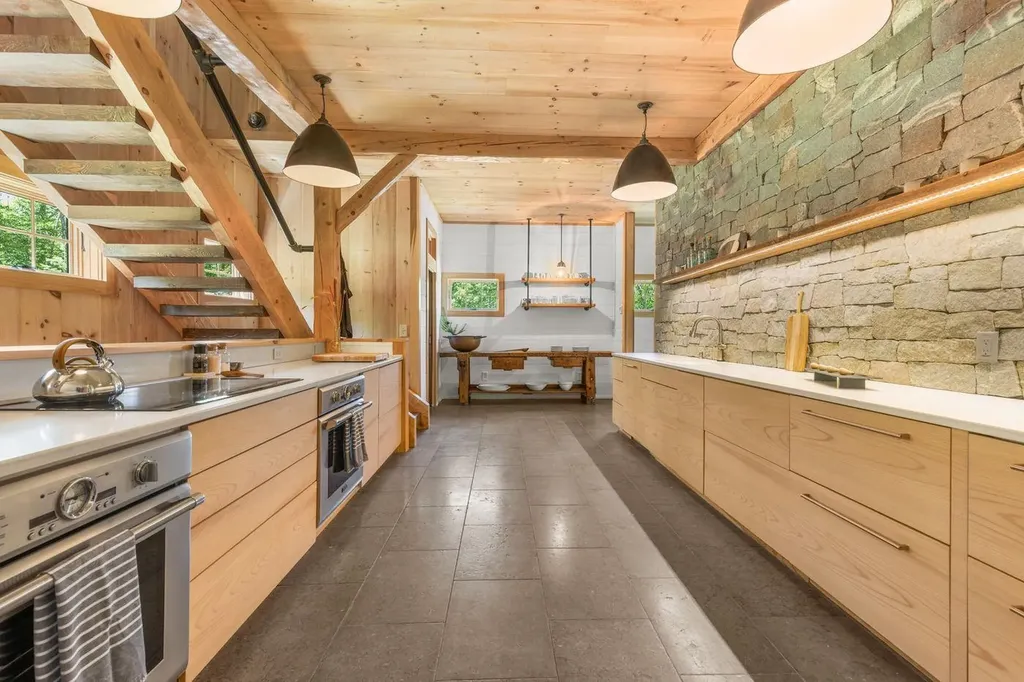 541 South Road Hopkinton NH 03229