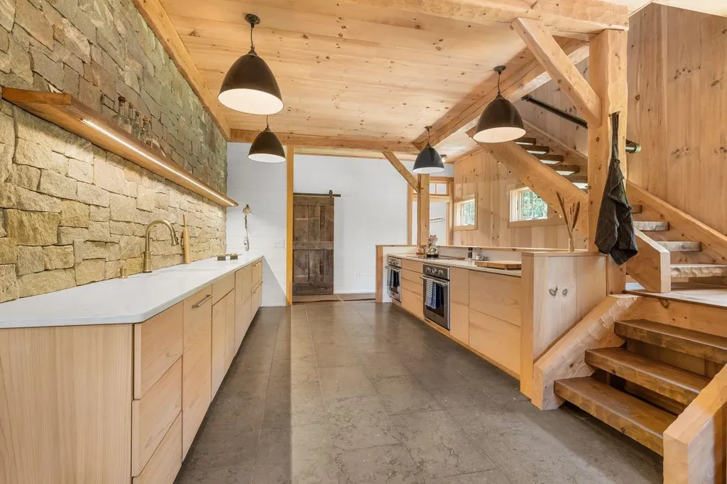 541 South Road Hopkinton NH 03229