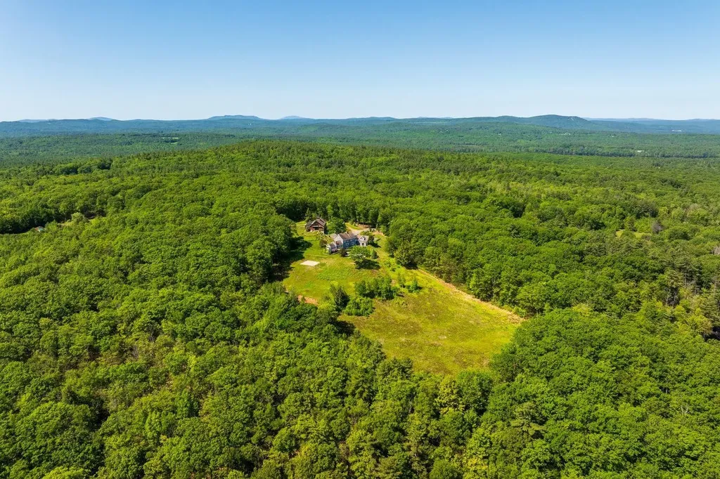 541 South Road Hopkinton NH 03229