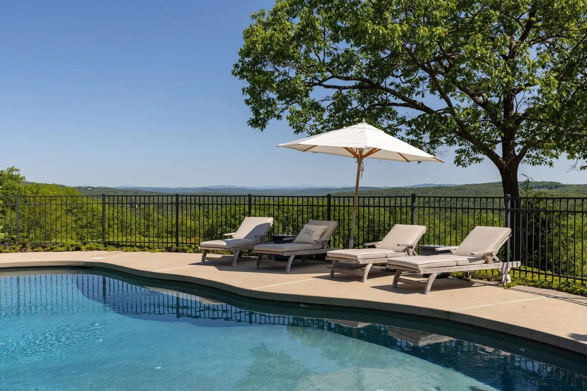 541 South Road Hopkinton NH 03229