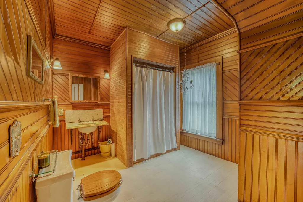 34 Union Street Littleton NH 03561