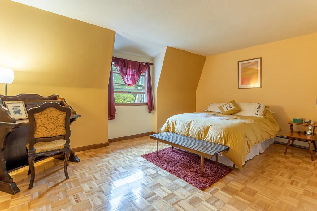 21 Old Colony Way Pittsford VT 05763