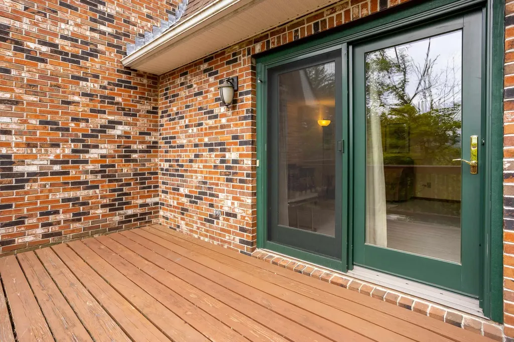 21 Old Colony Way Pittsford VT 05763