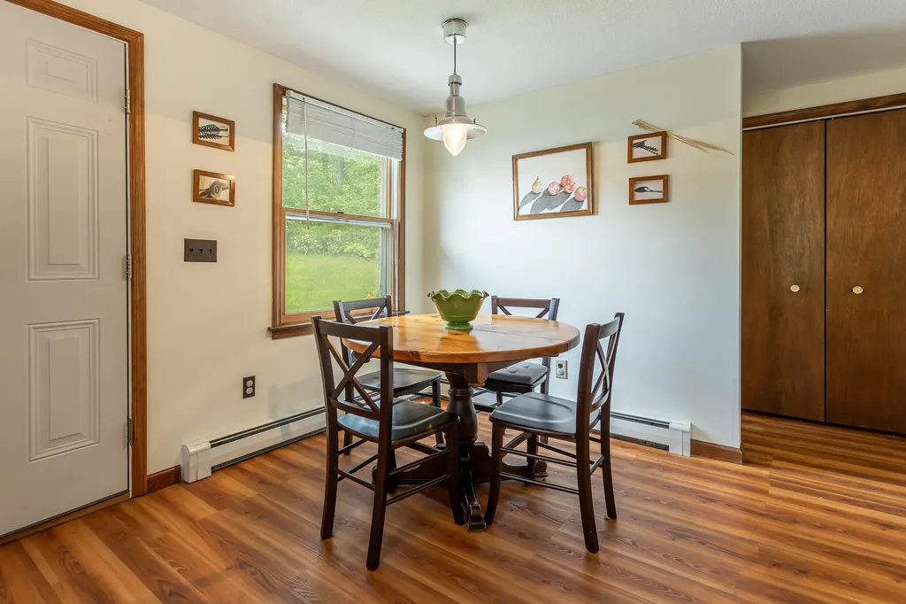 21 Old Colony Way Pittsford VT 05763