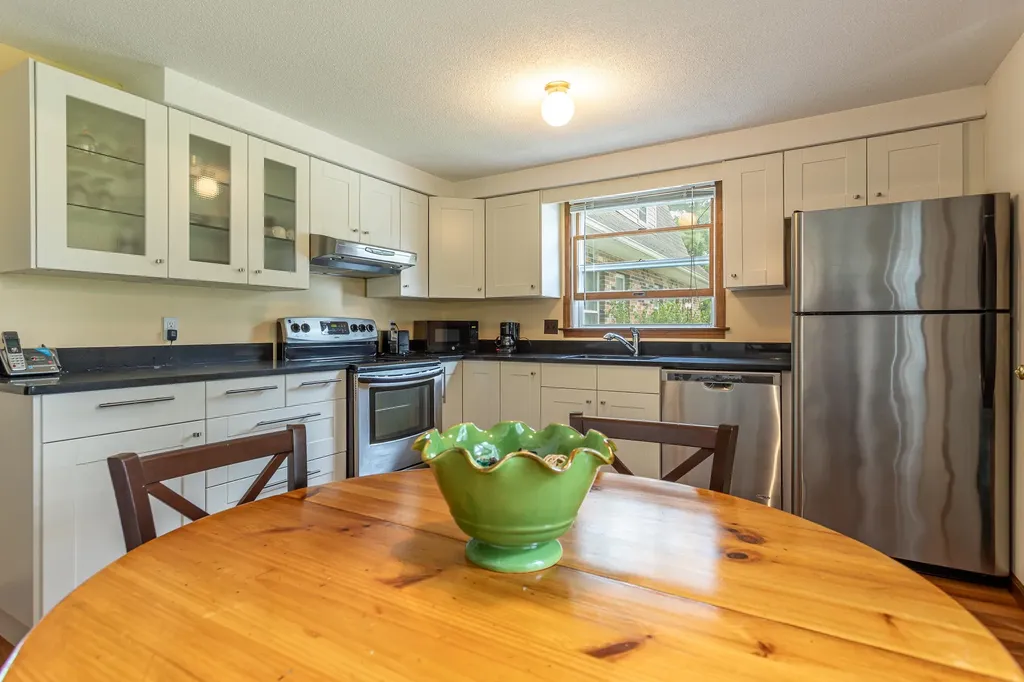 21 Old Colony Way Pittsford VT 05763