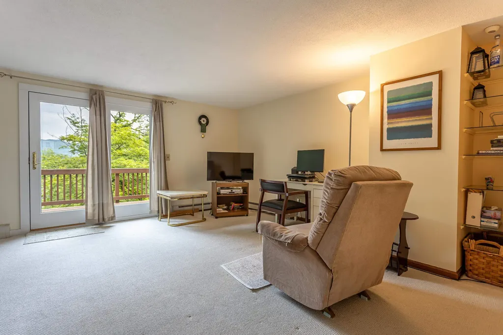 21 Old Colony Way Pittsford VT 05763