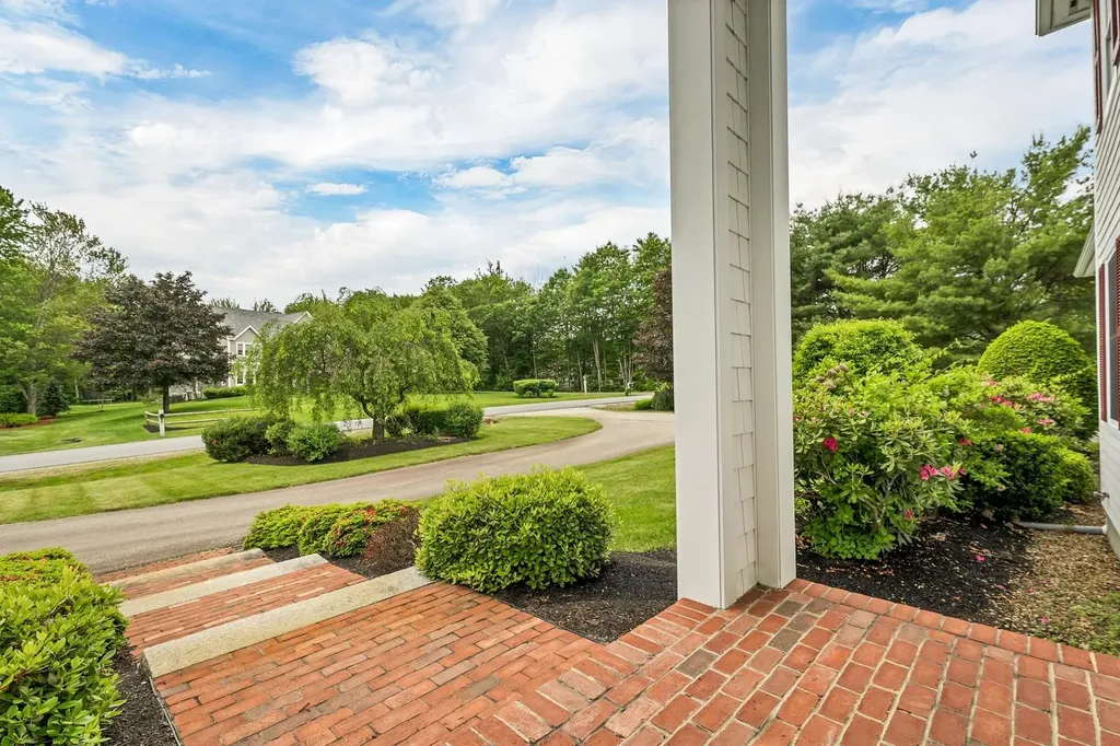 19 Knollwood Drive Gilford NH 03249
