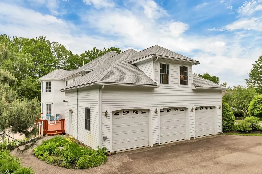 19 Knollwood Drive Gilford NH 03249