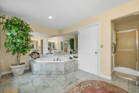 19 Knollwood Drive Gilford NH 03249