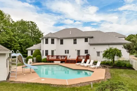 19 Knollwood Drive Gilford NH 03249