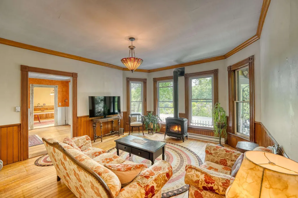 34 Union Street Littleton NH 03561