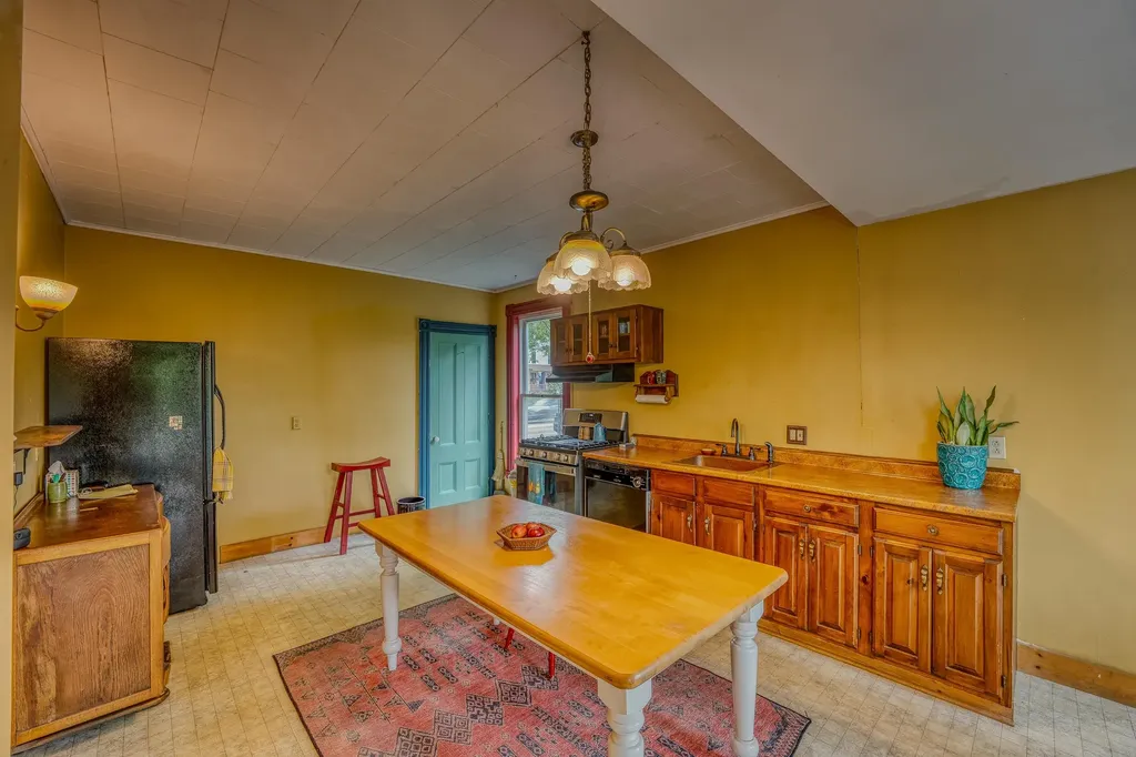 34 Union Street Littleton NH 03561