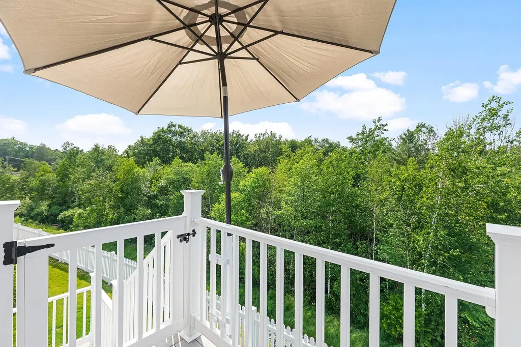 32 Green Road Newmarket NH 03857