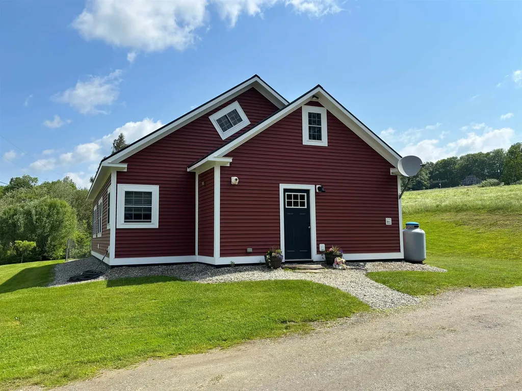 16 Hartwell Pond Road Albany VT 05875