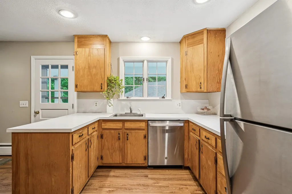 8 Willow Spring Lane Hanover NH 03755