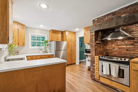 8 Willow Spring Lane Hanover NH 03755