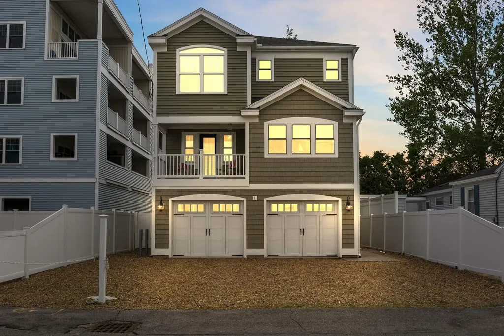 5 Fellows Avenue Hampton NH 03842