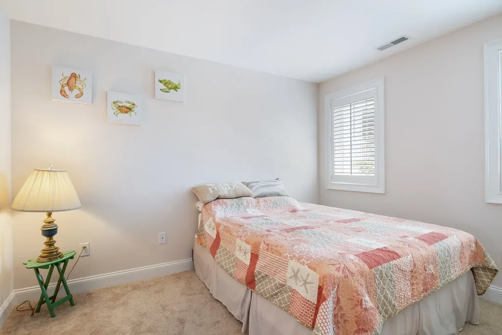 5 Fellows Avenue Hampton NH 03842