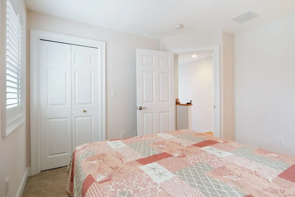 5 Fellows Avenue Hampton NH 03842