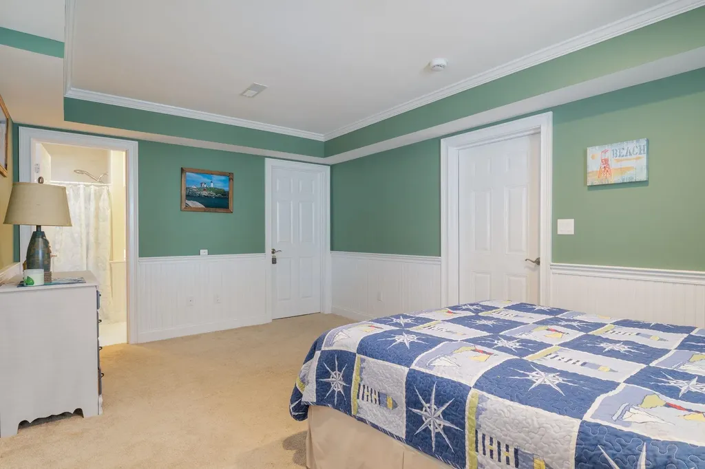 5 Fellows Avenue Hampton NH 03842