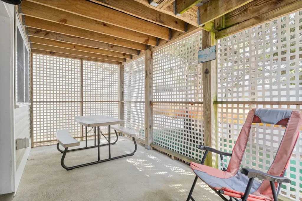 5 Fellows Avenue Hampton NH 03842