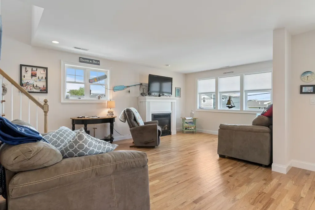 5 Fellows Avenue Hampton NH 03842