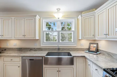 5 Fellows Avenue Hampton NH 03842