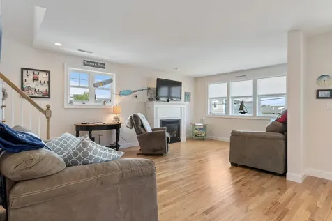 5 Fellows Avenue Hampton NH 03842