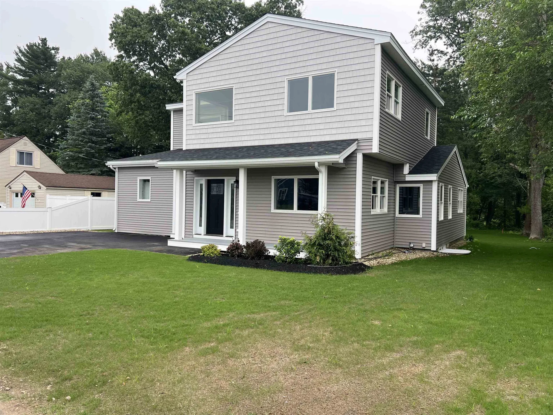 13 Raven Street Nashua NH 03060