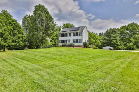 9 Mountain Road Goffstown NH 03045