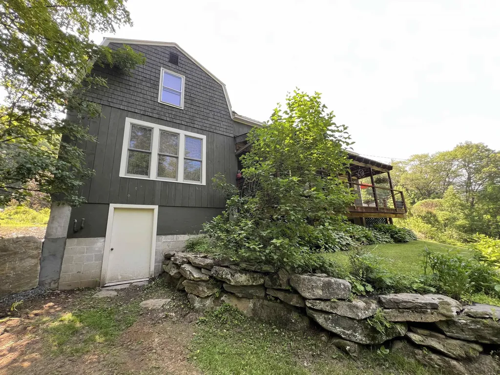 168 Howard Road Jamaica VT 05343