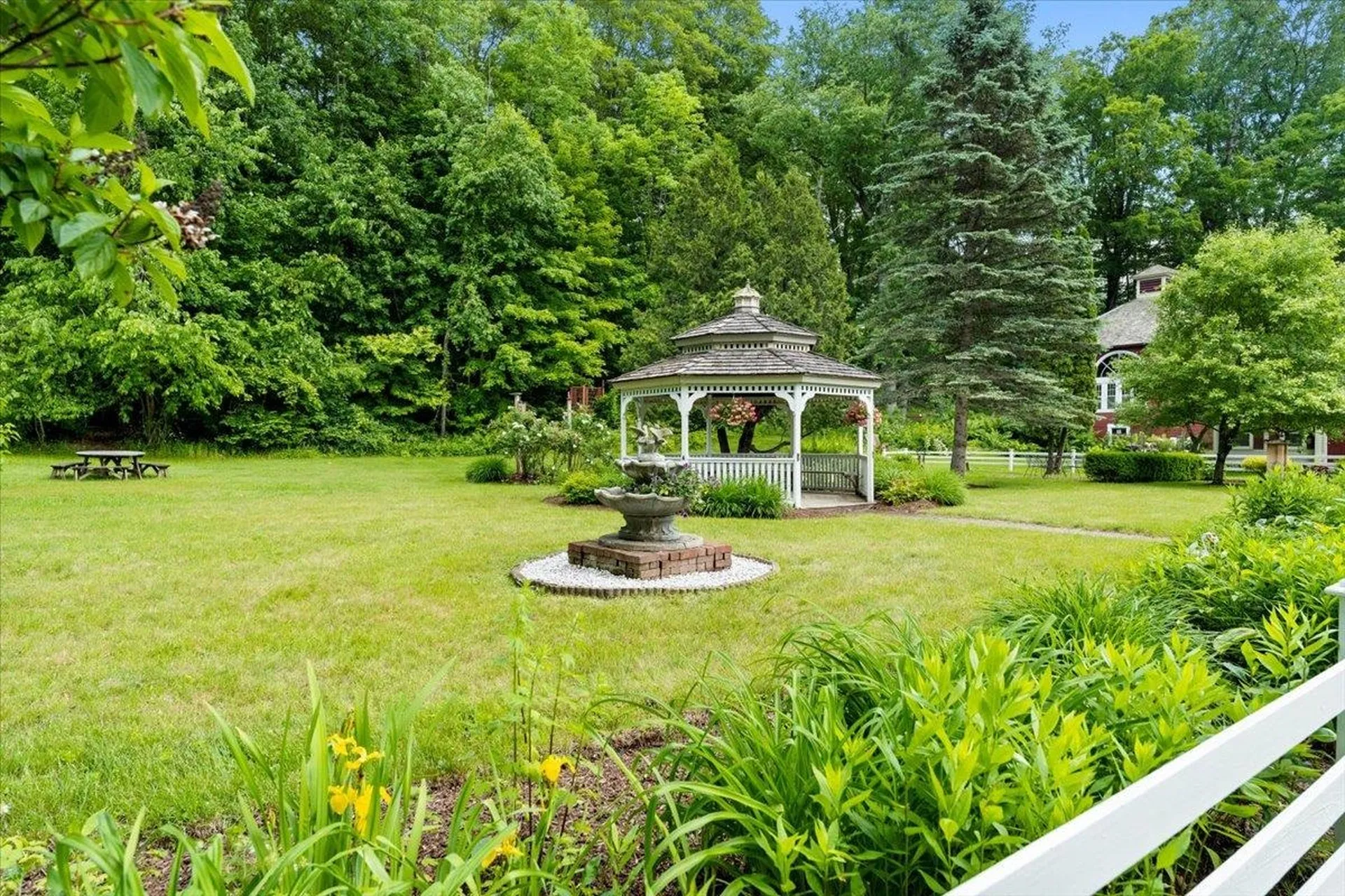 3888-3904 Vt Route 7a Arlington VT 05250