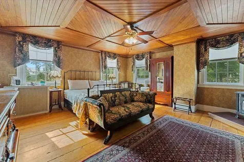 3888-3904 Vt Route 7a Arlington VT 05250