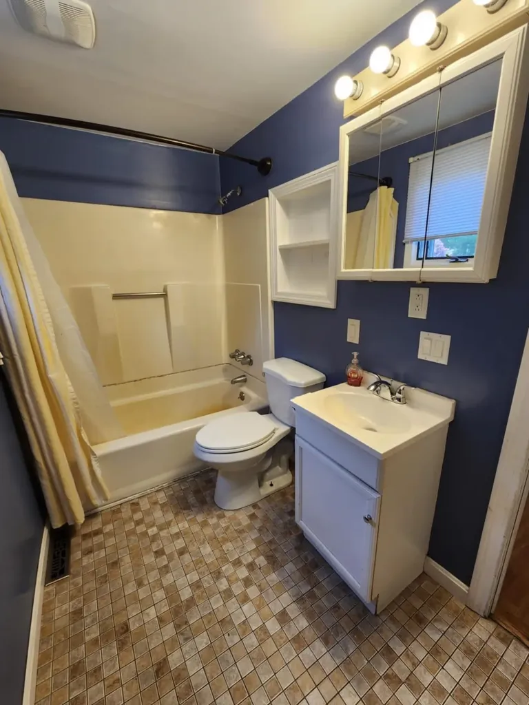 1082 W River Road Brattleboro VT 05301
