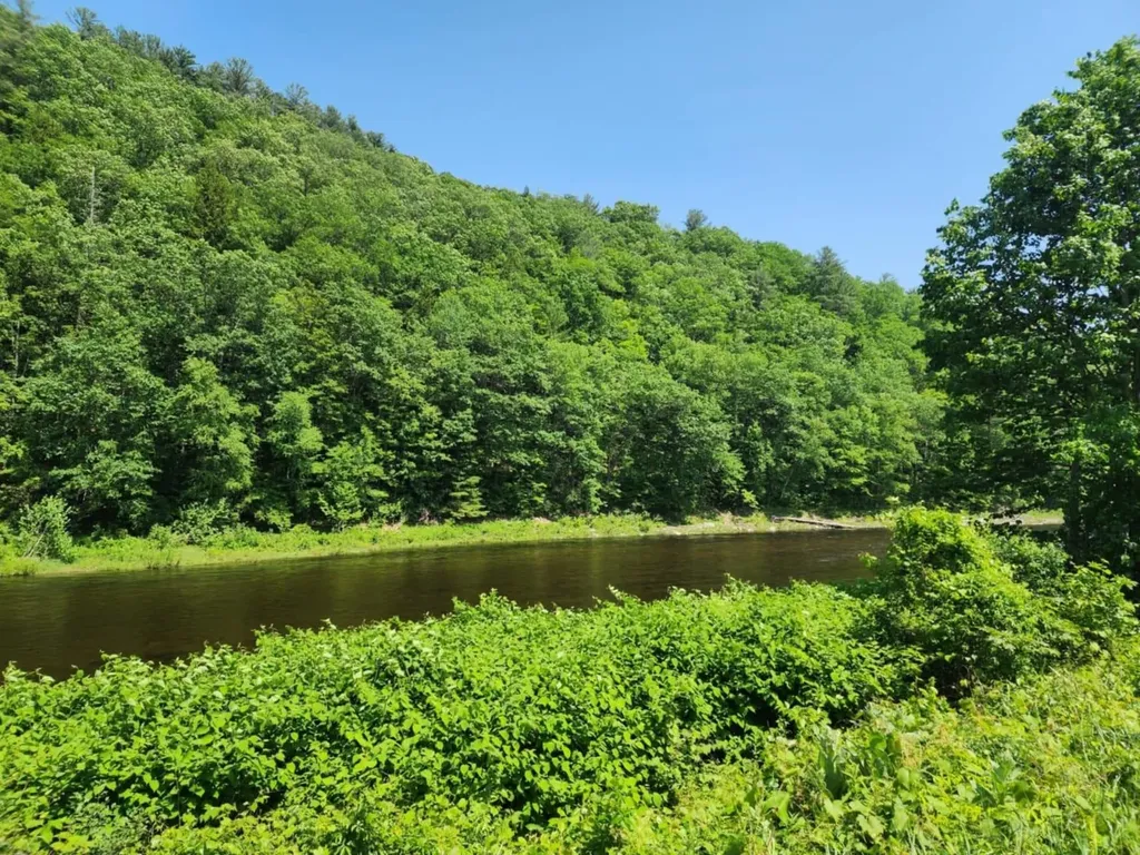 1082 W River Road Brattleboro VT 05301